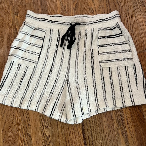 Vince Camuto Pants - Vince Camuto Beach Terry Cloth Striped Shorts, Small